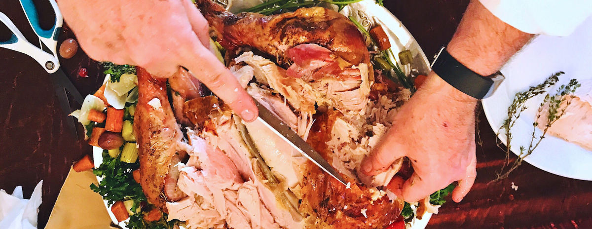 cutting thanksgiving turkey