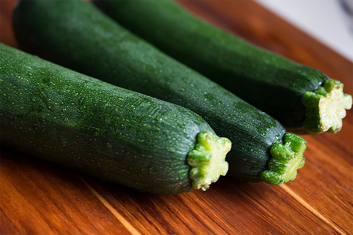 Cucumbers for making a cucumber pipe