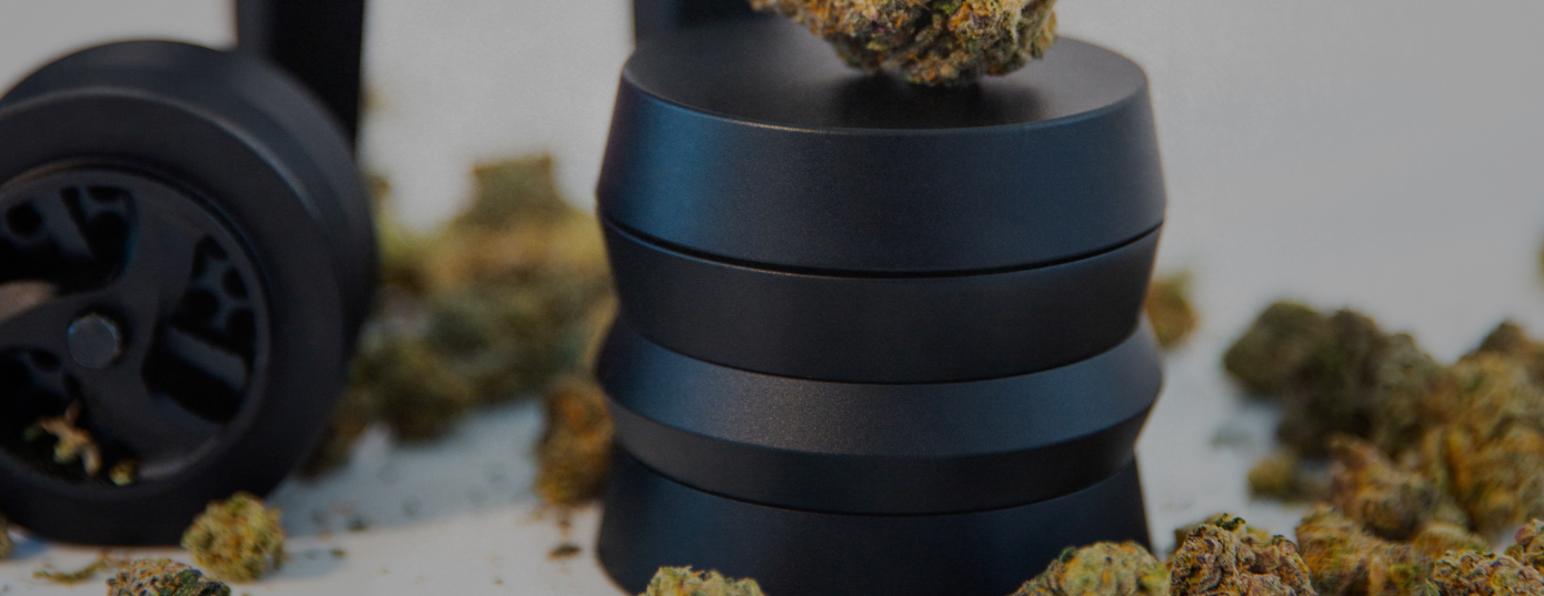 molinillo con recogedor de kief