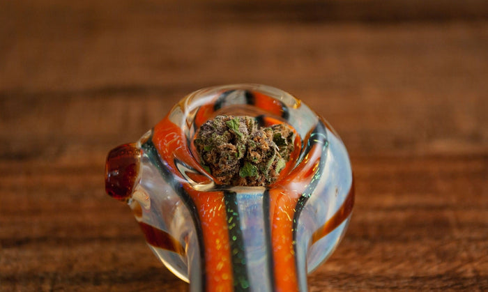 Glass pipe with homemade pipe screen